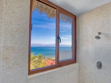 Lujoso Penthouse Amueblado Frente al Mar en Punta Esmeralda | Bucerias Nayarit