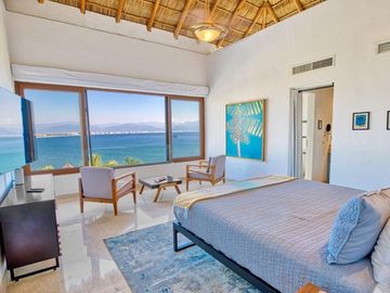 Lujoso Penthouse Amueblado Frente al Mar en Punta Esmeralda | Bucerias Nayarit