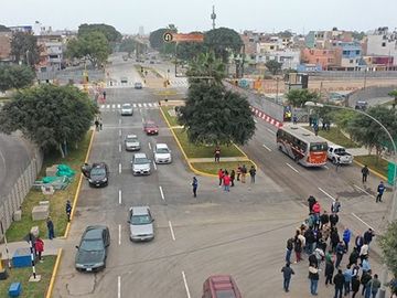 ¡Terreno en Esquina en Avenida Principal – San Juan de Lurigancho!