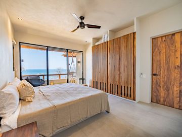 Amanecer Penthouse Condo
