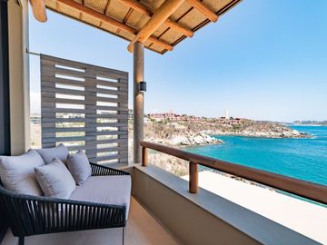 Amanecer Penthouse Condo