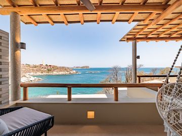 Amanecer Penthouse Condo
