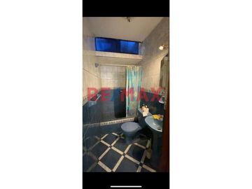 Venta De Casa En Esquina De 432 M2 En Villa Maria Del Triunfo