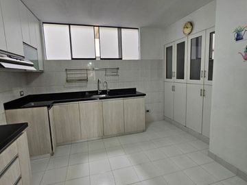 🔑 Vendo Departamento Remodelado En San Borja – Con Terraza Y Linda Vista A Árboles