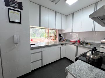 VENTA DE DEPARTAMENTO EN LA AURORA – MIRAFLORES - VISTA AL PARQUE