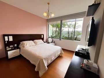 VENTA DE DEPARTAMENTO EN LA AURORA – MIRAFLORES - VISTA AL PARQUE