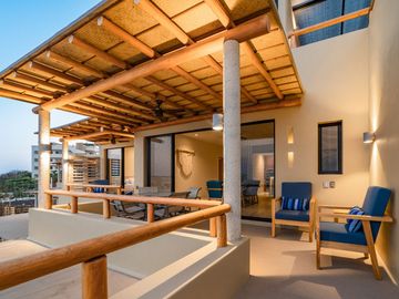 Amanecer with Rooftop Condo