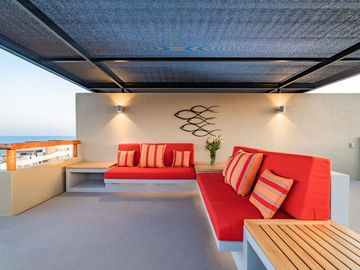 Amanecer with Rooftop Condo