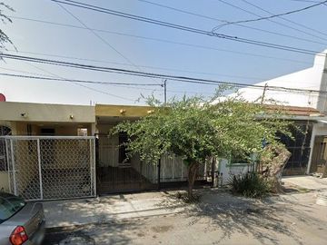 Casa en venta en San Nicolás de los Garza, Nuevo León. mm