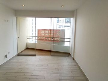 SE VENDE AMPLIO DUPLEX EN MAGDALENA. ASCENSOR DIRECTO. 9.2.3.1.8.2.3----.