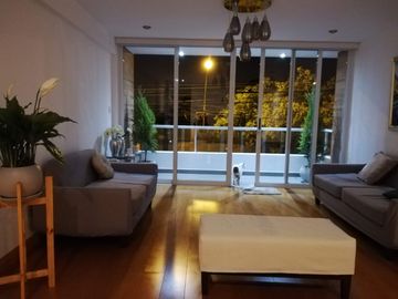 VENDO AMPLIO DEPARTAMENTO Urb. RESIDENCIAL MONTERRICO- LA MOLINA