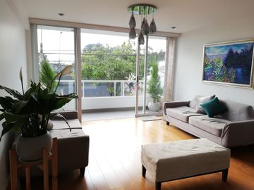 VENDO AMPLIO DEPARTAMENTO Urb. RESIDENCIAL MONTERRICO- LA MOLINA