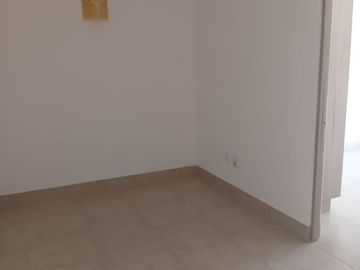 BONITA, AMPLIA Y CÓMODA CASA EN TORRE DE PIEDRA, RESIDENCIAL EL REFUGIO, SANTIAGO DE QUERÉTARO, QRO.