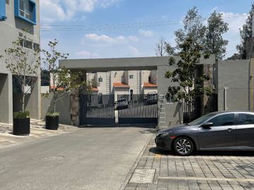 VENTA PH TIPO TOWN HOUSE EN ZONA ESMERALDA ATIZAPAN DE ZARAGOZA CON BALCON Y AREAS VERDES