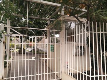VENDE LOCAL COMERCIAL CON BODEGA Y ESTACIONAMIENTO, MANUEL RODRÍGUEZ SUR CON BLANCO ENCALADA, SANTIAGO, 31 M2