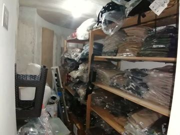 VENDE LOCAL COMERCIAL CON BODEGA Y ESTACIONAMIENTO, MANUEL RODRÍGUEZ SUR CON BLANCO ENCALADA, SANTIAGO, 31 M2
