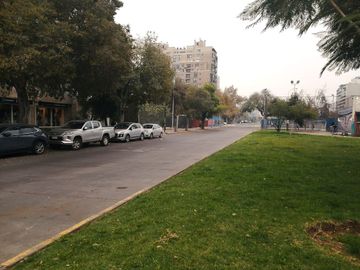 VENDE LOCAL COMERCIAL CON BODEGA Y ESTACIONAMIENTO, MANUEL RODRÍGUEZ SUR CON BLANCO ENCALADA, SANTIAGO, 31 M2