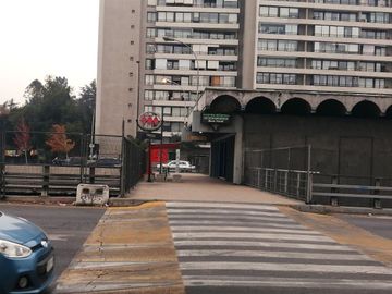 VENDE LOCAL COMERCIAL CON BODEGA Y ESTACIONAMIENTO, MANUEL RODRÍGUEZ SUR CON BLANCO ENCALADA, SANTIAGO, 31 M2