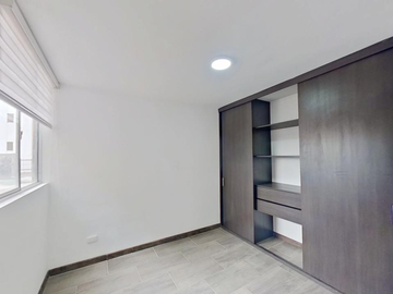 VENTA APARTAMEN. APTO EN PRIMER PISO EN CASTILLA CENTRAL $183'000.000
