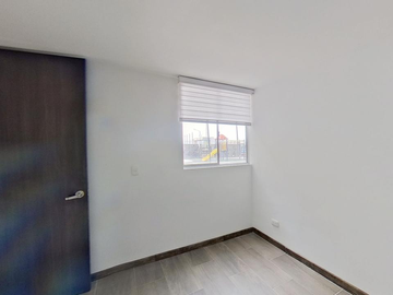 VENTA APARTAMEN. APTO EN PRIMER PISO EN CASTILLA CENTRAL $183'000.000