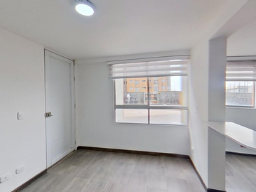 VENTA APARTAMEN. APTO EN PRIMER PISO EN CASTILLA CENTRAL $183'000.000