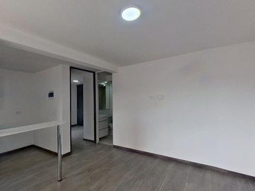 VENTA APARTAMEN. APTO EN PRIMER PISO EN CASTILLA CENTRAL $183'000.000