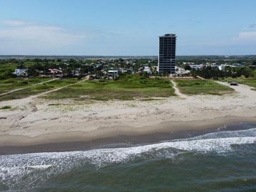 En Venta Terrenos en Vía Data Posorja con Salida Al Mar.