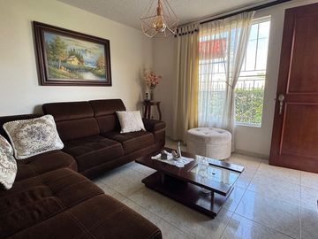 SE VENDE CASA EN ANTIGUA REAL