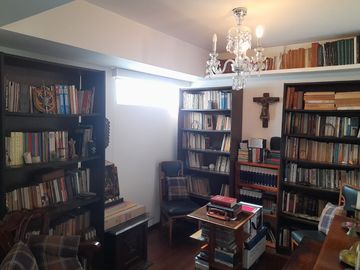 VIVE EN EL CORAZÓN DE MIRAFLORES : AMPLIO DEPARTAMENTO EN 1ER PISO
