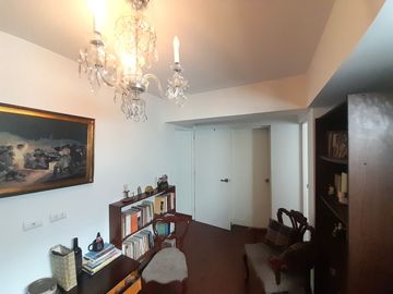 VIVE EN EL CORAZÓN DE MIRAFLORES : AMPLIO DEPARTAMENTO EN 1ER PISO