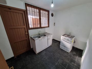 Oportunidad de Linda Casa en Sector Residencial cercana a Avda. Principal de Maipú, comuna de Maipú.