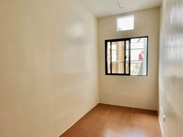 Affordable 3 Bedroom End Unit House & Lot in Molino Bacoor Cavite Near Vista Mall
