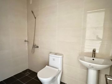 Affordable 3 Bedroom End Unit House & Lot in Molino Bacoor Cavite Near Vista Mall