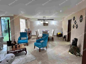 CASA EN VENTA EN SAMBORONDON KM. 2 1/2