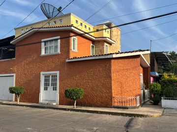 SE VENDE CASA MUY CERCA DE POLICIA Y TRANSITO, INFONAVIT MORELIA, MICHOACAN.