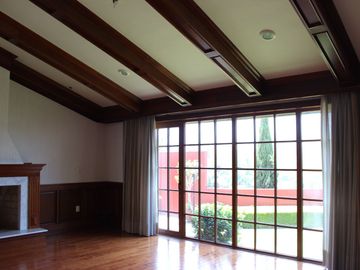 Espectacular Casa en Venta en Bosques de La Herradura.