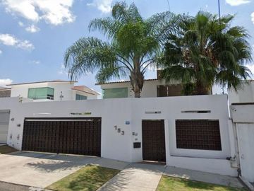 Casa en venta en Blvrd. Privada Juriquilla, Juriquilla, Querétaro, Qro.