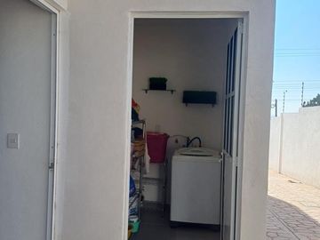 VENTA DE CASA EN SOLARES BANTHI