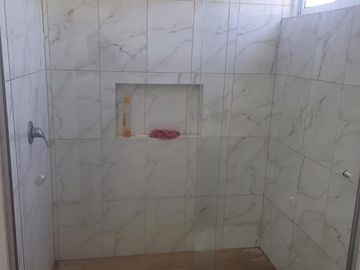 VENTA DE CASA EN SOLARES BANTHI