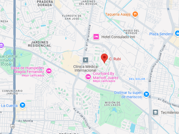 Casa ubicada en colonia Quintas Esmeralda Chihuahua. Con 3 recamaras y 192. A unos Minutos Plaza Sendero.