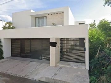 Venta de Casa en Remate, Zona Exclusiva, cerca del Parque Arqueológico de Altabrisa, Col. Montebello, Mérida, Yucatán