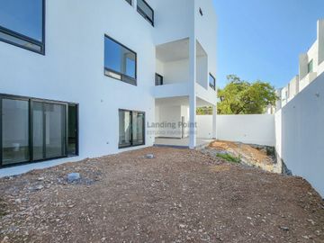 Casa en Cumbres Elite con 19m de Frente