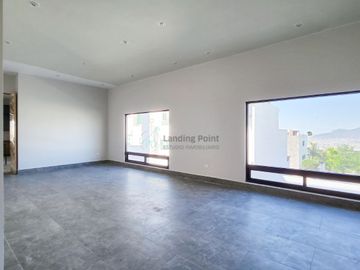 Casa en Cumbres Elite con 19m de Frente