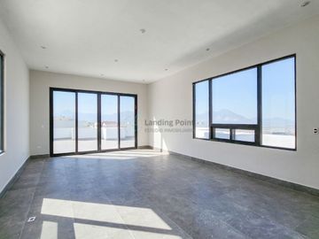 Casa en Cumbres Elite con 19m de Frente