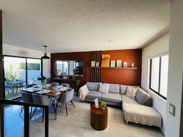 HERMOSA CASA AL SUR DE PACHUCA CON BONITAS AMENIDADES