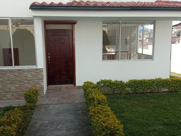 EN VENTA – AMPLIA CASA ESQUINERA EN URBANIZACIÓN DEL EJÉRCITO - CASHAPAMBA - SANGOLQUI - VALLE DE LOS CHILLOS