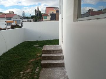 EN VENTA – AMPLIA CASA ESQUINERA EN URBANIZACIÓN DEL EJÉRCITO - CASHAPAMBA - SANGOLQUI - VALLE DE LOS CHILLOS
