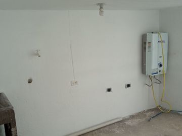 EN VENTA – AMPLIA CASA ESQUINERA EN URBANIZACIÓN DEL EJÉRCITO - CASHAPAMBA - SANGOLQUI - VALLE DE LOS CHILLOS