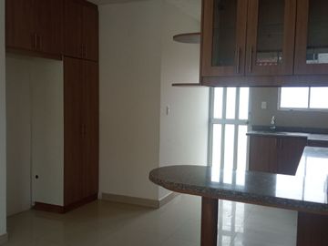EN VENTA – AMPLIA CASA ESQUINERA EN URBANIZACIÓN DEL EJÉRCITO - CASHAPAMBA - SANGOLQUI - VALLE DE LOS CHILLOS