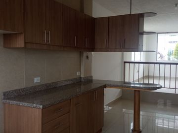 EN VENTA – AMPLIA CASA ESQUINERA EN URBANIZACIÓN DEL EJÉRCITO - CASHAPAMBA - SANGOLQUI - VALLE DE LOS CHILLOS